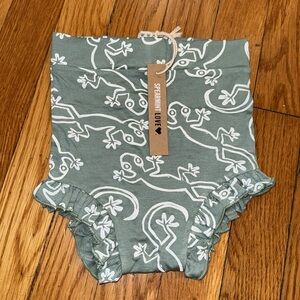 NWT spearmint love seafoam Green Lizard Print bamboo ruffle bloomers 12/18 3/6